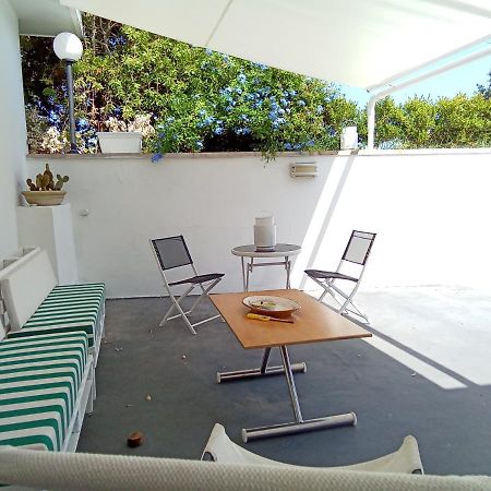 Cottage La Roccia Merine Bagian luar foto